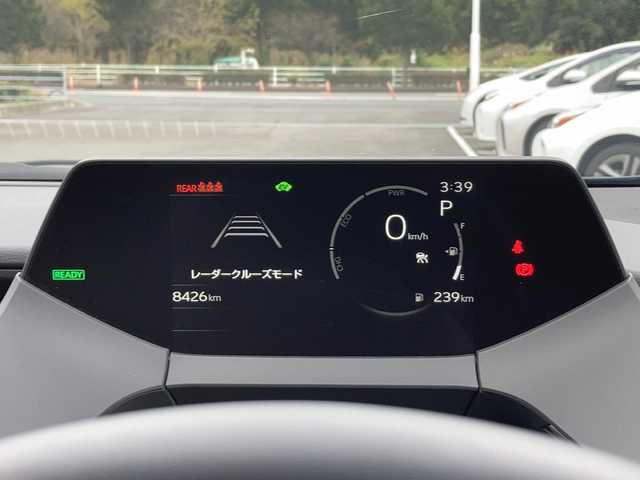 トヨタ プリウス Z 佐賀県 2025(令7)年 0.9万km グレー ワンオーナー/純正12.3インチディスプレイオーディオ/パノラマミックビューモニター/プリクラッシュセーフティ/レーンディパーチャーアラート/オートハイビーム/アダプティブクルーズコントロール/クリアランスソナー/ブラインドスポットモニター/リアクロストラフィックアラート/電動パーキングブレーキ/オートブレーキホールド/パーキングアシスト/デジタルインナーミラー/置くだけ充電/レザーシート/パワーシート/シートヒーター/エアシート/ステアリングヒーター/ステアリングリモコン/パワートランク/ETC2.0/プッシュスタート/スマートキー/LEDヘッドライト/社外アルミホイール/アッシュグレー（1M2)