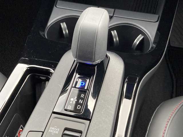 トヨタ プリウス Z 佐賀県 2025(令7)年 0.9万km グレー ワンオーナー/純正12.3インチディスプレイオーディオ/パノラマミックビューモニター/プリクラッシュセーフティ/レーンディパーチャーアラート/オートハイビーム/アダプティブクルーズコントロール/クリアランスソナー/ブラインドスポットモニター/リアクロストラフィックアラート/電動パーキングブレーキ/オートブレーキホールド/パーキングアシスト/デジタルインナーミラー/置くだけ充電/レザーシート/パワーシート/シートヒーター/エアシート/ステアリングヒーター/ステアリングリモコン/パワートランク/ETC2.0/プッシュスタート/スマートキー/LEDヘッドライト/社外アルミホイール/アッシュグレー（1M2)