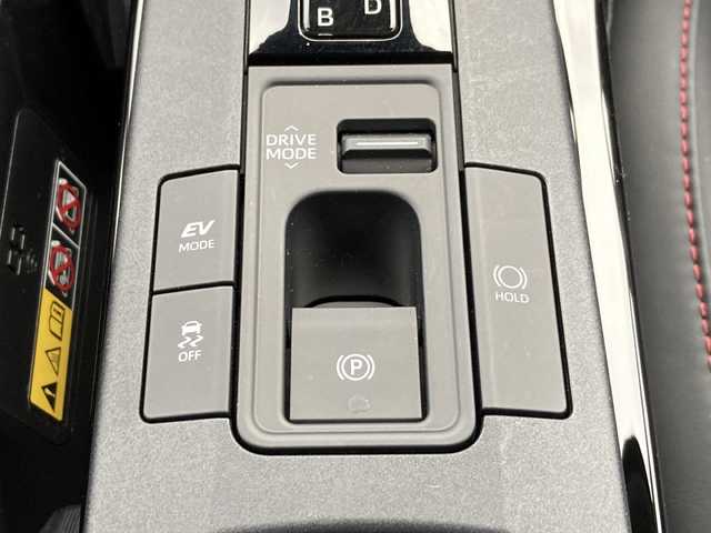 トヨタ プリウス Z 佐賀県 2025(令7)年 0.9万km グレー ワンオーナー/純正12.3インチディスプレイオーディオ/パノラマミックビューモニター/プリクラッシュセーフティ/レーンディパーチャーアラート/オートハイビーム/アダプティブクルーズコントロール/クリアランスソナー/ブラインドスポットモニター/リアクロストラフィックアラート/電動パーキングブレーキ/オートブレーキホールド/パーキングアシスト/デジタルインナーミラー/置くだけ充電/レザーシート/パワーシート/シートヒーター/エアシート/ステアリングヒーター/ステアリングリモコン/パワートランク/ETC2.0/プッシュスタート/スマートキー/LEDヘッドライト/社外アルミホイール/アッシュグレー（1M2)