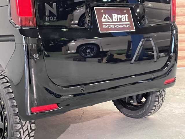 ホンダ Ｎ ＢＯＸ 道央・札幌 2024(令6)年 0.5万km クリスタルブラックパール AIS検査済み/【2502023902】/純正LEDヘッドライト/オートライト/オートマチックハイビーム/片側パワースライドドア/ディスプレイオーディオ/ドライブレコーダー/USB入力端子/ETC/コーナーセンサー/バックカメラ/フロントカメラ/アクセル踏み間違い防止装置/レーンキープアシスト/衝突被害軽減ブレーキ/15インチAW　エクストリームJ XJ07（社外）/TOYOオープンカントリーR/T　165/65-15（新品）（社外）/1インチリフトアップキット（社外）/ダムド　Angieフェイスチェンジキット（社外）/社外パーツ取付済