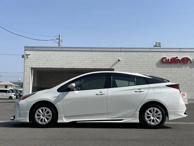トヨタ プリウス S 群馬県 2019(令1)年 3.5万km ホワイトパールクリスタルシャイン モデリスタエアロ　/純正ナビ　/フルセグ・Ｂｌｕｅｔｏｏｔｈ　/バックカメラ　/ドライブレコーダー　/衝突軽減ブレーキ　/コーナーセンサー　/レーンアシスト　/アダプティブクルーズコントロール　/純正フロアマット