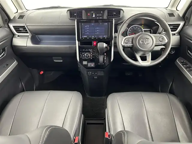 トヨタ ルーミー カスタムG－T 埼玉県 2023(令5)年 0.4万km ブラックマイカメタリック 純正9インチナビ　NSZT-Y68T/(Bluetooth/CD/DVD/AM/FM)/地デジフルセグ/バックカメラ/前後ドライブレコーダー/ETC2.0/アダプティブクルーズコントロール/クリアランスソナー/前席シートヒーター/衝突軽減ブレーキ/アイドリングストップ/電子パーキングシステム/ブレーキホールド/両側パワースライドドア/プッシュスタート/ステアリングリモコン/ウィンカーミラー/フロントフォグランプ/ロールサンシェード/純正フロアマット/純正ドアバイザー/純正15インチアルミホイール