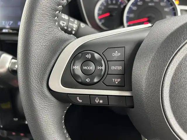 トヨタ ルーミー カスタムG－T 埼玉県 2023(令5)年 0.4万km ブラックマイカメタリック 純正9インチナビ　NSZT-Y68T/(Bluetooth/CD/DVD/AM/FM)/地デジフルセグ/バックカメラ/前後ドライブレコーダー/ETC2.0/アダプティブクルーズコントロール/クリアランスソナー/前席シートヒーター/衝突軽減ブレーキ/アイドリングストップ/電子パーキングシステム/ブレーキホールド/両側パワースライドドア/プッシュスタート/ステアリングリモコン/ウィンカーミラー/フロントフォグランプ/ロールサンシェード/純正フロアマット/純正ドアバイザー/純正15インチアルミホイール