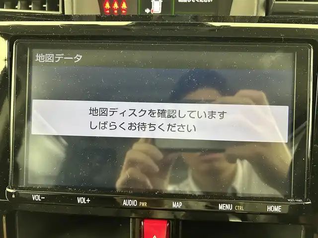 トヨタ ルーミー カスタムG－T 埼玉県 2023(令5)年 0.4万km ブラックマイカメタリック 純正9インチナビ　NSZT-Y68T/(Bluetooth/CD/DVD/AM/FM)/地デジフルセグ/バックカメラ/前後ドライブレコーダー/ETC2.0/アダプティブクルーズコントロール/クリアランスソナー/前席シートヒーター/衝突軽減ブレーキ/アイドリングストップ/電子パーキングシステム/ブレーキホールド/両側パワースライドドア/プッシュスタート/ステアリングリモコン/ウィンカーミラー/フロントフォグランプ/ロールサンシェード/純正フロアマット/純正ドアバイザー/純正15インチアルミホイール