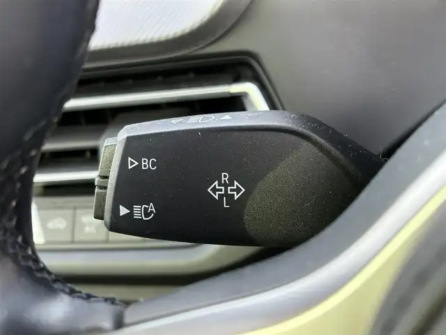 ＢＭＷ １１８ｄ Mスポーツ 大分県 2022(令4)年 5.5万km ガンＭ ・ナビ(BT/Spotify/USB)/・バックカメラ/・サンルーフ/・衝突軽減ブレーキ/・ドライブレコーダー/・ETC/・ブラインドスポットモニター/・コーナーセンサー/・パワーシート/・シートメモリー/・MTモード付きAT/・ドライブモード/・ステアリングリモコン/・クルーズコントロール/・置くだけ充電/・スマートキー/・プッシュスタートボタン