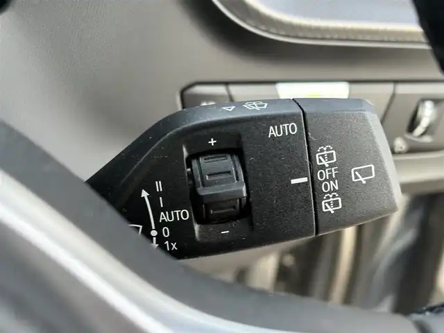 ＢＭＷ １１８ｄ Mスポーツ 大分県 2022(令4)年 5.5万km ガンＭ ・ナビ(BT/Spotify/USB)/・バックカメラ/・サンルーフ/・衝突軽減ブレーキ/・ドライブレコーダー/・ETC/・ブラインドスポットモニター/・コーナーセンサー/・パワーシート/・シートメモリー/・MTモード付きAT/・ドライブモード/・ステアリングリモコン/・クルーズコントロール/・置くだけ充電/・スマートキー/・プッシュスタートボタン