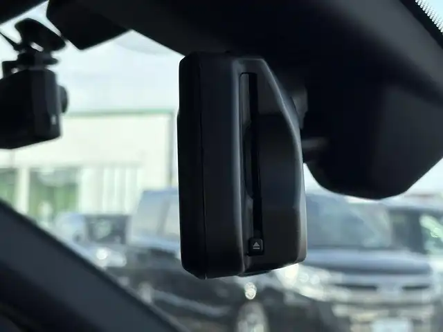 ＢＭＷ １１８ｄ Mスポーツ 大分県 2022(令4)年 5.5万km ガンＭ ・ナビ(BT/Spotify/USB)/・バックカメラ/・サンルーフ/・衝突軽減ブレーキ/・ドライブレコーダー/・ETC/・ブラインドスポットモニター/・コーナーセンサー/・パワーシート/・シートメモリー/・MTモード付きAT/・ドライブモード/・ステアリングリモコン/・クルーズコントロール/・置くだけ充電/・スマートキー/・プッシュスタートボタン