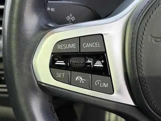 ＢＭＷ １１８ｄ Mスポーツ 大分県 2022(令4)年 5.5万km ガンＭ ・ナビ(BT/Spotify/USB)/・バックカメラ/・サンルーフ/・衝突軽減ブレーキ/・ドライブレコーダー/・ETC/・ブラインドスポットモニター/・コーナーセンサー/・パワーシート/・シートメモリー/・MTモード付きAT/・ドライブモード/・ステアリングリモコン/・クルーズコントロール/・置くだけ充電/・スマートキー/・プッシュスタートボタン