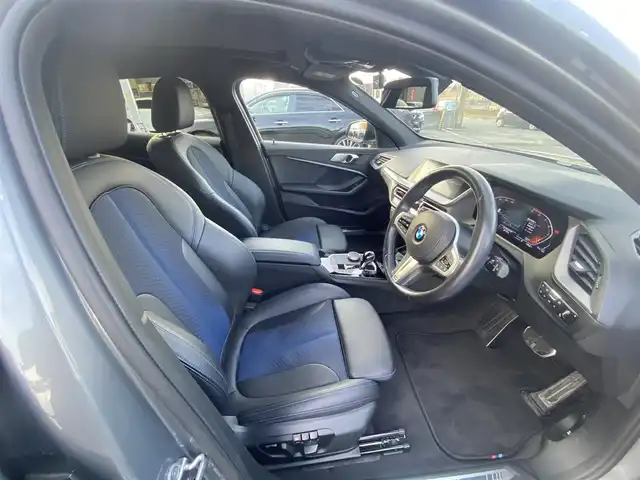 ＢＭＷ １１８ｄ Mスポーツ 福岡県 2022(令4)年 5.5万km ガンＭ ・サンルーフ/・アクティブクルーズコントロール/・純正ナビ/Bluetooth/USB/cayplay/・バックカメラ/・ドライブレコーダー/・ミラー型ETC/・純正18AW/・保証書/・取扱説明書/・LEDライト