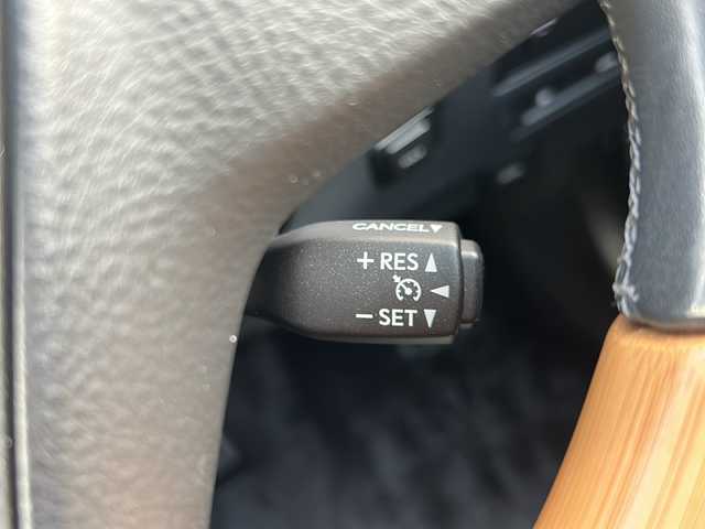 レクサス ＬＳ 460 バージョンC 福岡県 2015(平27)年 10.1万km ブラック 純正メモリナビ（B9056）/（AM/FM/CD/DVD/Blu-ray/BT/フルセグTV）/クルーズコントロール/シートヒーター/エアシート/シートメモリ/ステアリングヒーター/バックカメラ/コーナーセンサー/横滑り防止装置/盗難防止装置/プッシュスタートボタン/アイドリングストップ/スマートキー/スペアキー（２個）/純正フロアマット/純正１８インチアルミホイール/純正キセノンヘッドライト/ETC/ドライブレコーダー/取扱説明書