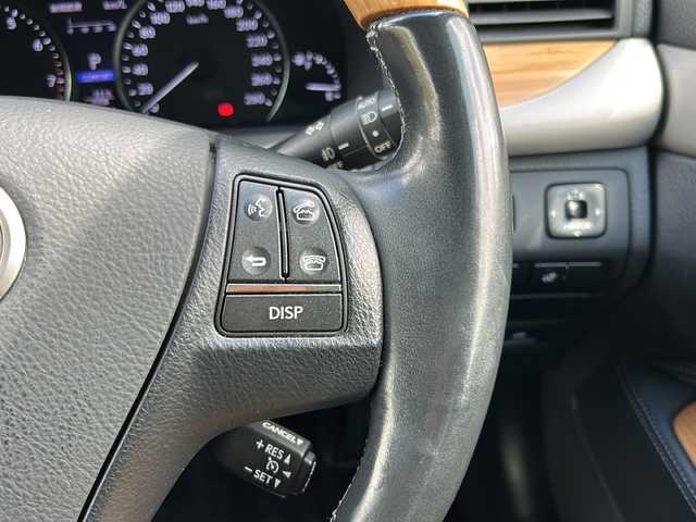 レクサス ＬＳ 460 バージョンC 福岡県 2015(平27)年 10.1万km ブラック 純正メモリナビ（B9056）/（AM/FM/CD/DVD/Blu-ray/BT/フルセグTV）/クルーズコントロール/シートヒーター/エアシート/シートメモリ/ステアリングヒーター/バックカメラ/コーナーセンサー/横滑り防止装置/盗難防止装置/プッシュスタートボタン/アイドリングストップ/スマートキー/スペアキー（２個）/純正フロアマット/純正１８インチアルミホイール/純正キセノンヘッドライト/ETC/ドライブレコーダー/取扱説明書