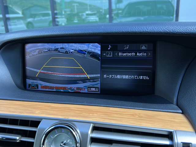レクサス ＬＳ 460 バージョンC 福岡県 2015(平27)年 10.1万km ブラック 純正メモリナビ（B9056）/（AM/FM/CD/DVD/Blu-ray/BT/フルセグTV）/クルーズコントロール/シートヒーター/エアシート/シートメモリ/ステアリングヒーター/バックカメラ/コーナーセンサー/横滑り防止装置/盗難防止装置/プッシュスタートボタン/アイドリングストップ/スマートキー/スペアキー（２個）/純正フロアマット/純正１８インチアルミホイール/純正キセノンヘッドライト/ETC/ドライブレコーダー/取扱説明書