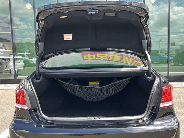 レクサス ＬＳ 460 バージョンC 福岡県 2015(平27)年 10.1万km ブラック 純正メモリナビ（B9056）/（AM/FM/CD/DVD/Blu-ray/BT/フルセグTV）/クルーズコントロール/シートヒーター/エアシート/シートメモリ/ステアリングヒーター/バックカメラ/コーナーセンサー/横滑り防止装置/盗難防止装置/プッシュスタートボタン/アイドリングストップ/スマートキー/スペアキー（２個）/純正フロアマット/純正１８インチアルミホイール/純正キセノンヘッドライト/ETC/ドライブレコーダー/取扱説明書