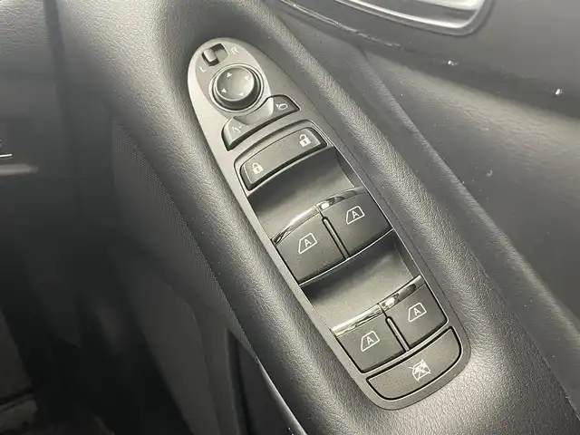 日産 スカイライン ハイブリッド 350GT Type P 茨城県 2014(平26)年 5.2万km クリスタルホワイトパール 純正ナビ/全方位カメラ/フルセグ/衝突被害軽減ブレーキ/車線逸脱抑制装置/レーダークルーズコントロール/オートマチックハイビーム/ソナー/BSI/ETC/黒革シート/シートヒーター/純正17インチAW/LEDヘッドライト/スマートキー