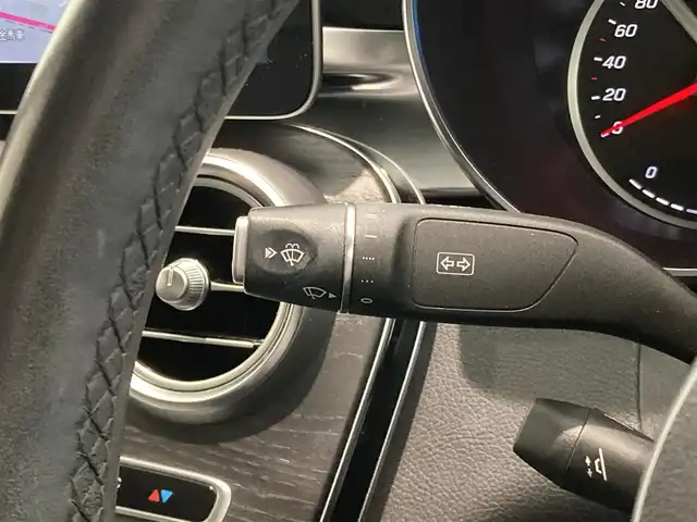 メルセデス・ベンツ Ｃ２００ アバンギャルド AMGライン 熊本県 2019(平31)年 2.8万km ダイヤモンドホワイト 純正ナビ/バックカメラ/ブラインドスポットモニター/ETC2.0/アダプティブクルーズコントロール/純正18インチアルミホイール/LEDヘッドライト/フルセグTV/シートヒーター/スマートキー/プッシュスタート