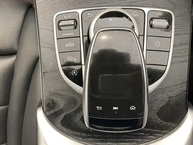 メルセデス・ベンツ Ｃ２００ アバンギャルド AMGライン 熊本県 2019(平31)年 2.8万km ダイヤモンドホワイト 純正ナビ/バックカメラ/ブラインドスポットモニター/ETC2.0/アダプティブクルーズコントロール/純正18インチアルミホイール/LEDヘッドライト/フルセグTV/シートヒーター/スマートキー/プッシュスタート