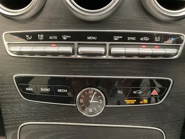 メルセデス・ベンツ Ｃ２００ アバンギャルド AMGライン 熊本県 2019(平31)年 2.8万km ダイヤモンドホワイト 純正ナビ/バックカメラ/ブラインドスポットモニター/ETC2.0/アダプティブクルーズコントロール/純正18インチアルミホイール/LEDヘッドライト/フルセグTV/シートヒーター/スマートキー/プッシュスタート