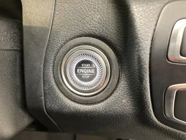 メルセデス・ベンツ Ｃ２００ アバンギャルド AMGライン 熊本県 2019(平31)年 2.8万km ダイヤモンドホワイト 純正ナビ/バックカメラ/ブラインドスポットモニター/ETC2.0/アダプティブクルーズコントロール/純正18インチアルミホイール/LEDヘッドライト/フルセグTV/シートヒーター/スマートキー/プッシュスタート