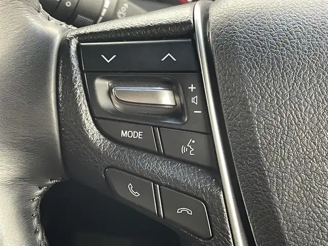 トヨタ アルファード S タイプゴールド 茨城県 2020(令2)年 2.7万km ホワイトパールクリスタルシャイン 純正ディスプレイオーディオ/・AM/FM/DVD/Bluetooth/・フルセグテレビ/バックカメラ/ビルトインETC2.0/ドライブレコーダー/クルーズコントロール/衝突軽減ブレーキ/レーンキープアシスト/ブラインドスポットモニター/横滑り防止装置/盗難防止装置/電動パーキングブレーキ/両側パワースライド/コーナーセンサー/LEDヘッドライト/オートマチックハイビーム/オートライト/ダブルオートエアコン/プッシュスタートボタン/スマートキー×2/ステアリングリモコン/純正18インチアルミホイール/12V充電器/USBジャック/純正フロアマット/ドアバイザー