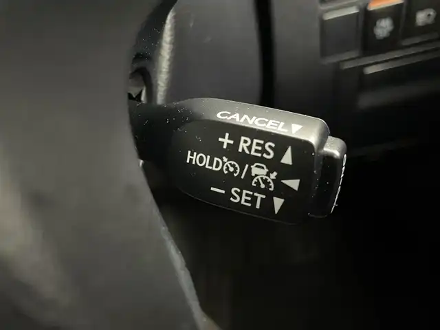 トヨタ アルファード S タイプゴールド 茨城県 2020(令2)年 2.7万km ホワイトパールクリスタルシャイン 純正ディスプレイオーディオ/・AM/FM/DVD/Bluetooth/・フルセグテレビ/バックカメラ/ビルトインETC2.0/ドライブレコーダー/クルーズコントロール/衝突軽減ブレーキ/レーンキープアシスト/ブラインドスポットモニター/横滑り防止装置/盗難防止装置/電動パーキングブレーキ/両側パワースライド/コーナーセンサー/LEDヘッドライト/オートマチックハイビーム/オートライト/ダブルオートエアコン/プッシュスタートボタン/スマートキー×2/ステアリングリモコン/純正18インチアルミホイール/12V充電器/USBジャック/純正フロアマット/ドアバイザー