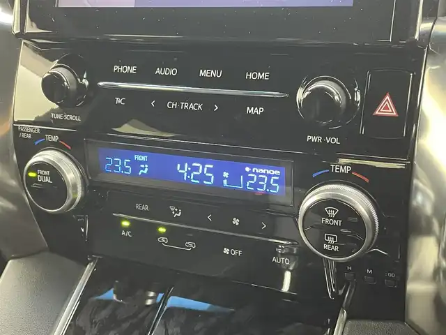 トヨタ アルファード S タイプゴールド 茨城県 2020(令2)年 2.7万km ホワイトパールクリスタルシャイン 純正ディスプレイオーディオ/・AM/FM/DVD/Bluetooth/・フルセグテレビ/バックカメラ/ビルトインETC2.0/ドライブレコーダー/クルーズコントロール/衝突軽減ブレーキ/レーンキープアシスト/ブラインドスポットモニター/横滑り防止装置/盗難防止装置/電動パーキングブレーキ/両側パワースライド/コーナーセンサー/LEDヘッドライト/オートマチックハイビーム/オートライト/ダブルオートエアコン/プッシュスタートボタン/スマートキー×2/ステアリングリモコン/純正18インチアルミホイール/12V充電器/USBジャック/純正フロアマット/ドアバイザー