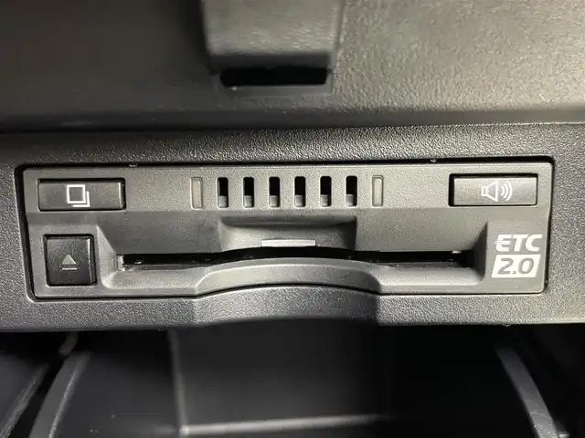 トヨタ アルファード S タイプゴールド 茨城県 2020(令2)年 2.7万km ホワイトパールクリスタルシャイン 純正ディスプレイオーディオ/・AM/FM/DVD/Bluetooth/・フルセグテレビ/バックカメラ/ビルトインETC2.0/ドライブレコーダー/クルーズコントロール/衝突軽減ブレーキ/レーンキープアシスト/ブラインドスポットモニター/横滑り防止装置/盗難防止装置/電動パーキングブレーキ/両側パワースライド/コーナーセンサー/LEDヘッドライト/オートマチックハイビーム/オートライト/ダブルオートエアコン/プッシュスタートボタン/スマートキー×2/ステアリングリモコン/純正18インチアルミホイール/12V充電器/USBジャック/純正フロアマット/ドアバイザー