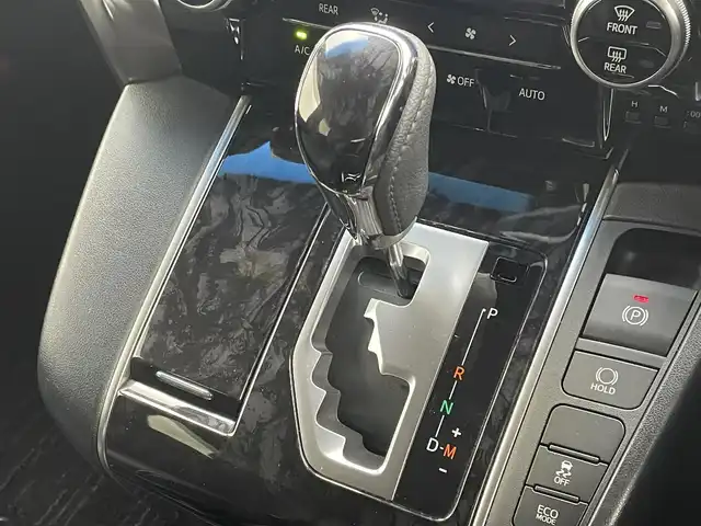 トヨタ アルファード S タイプゴールド 茨城県 2020(令2)年 2.7万km ホワイトパールクリスタルシャイン 純正ディスプレイオーディオ/・AM/FM/DVD/Bluetooth/・フルセグテレビ/バックカメラ/ビルトインETC2.0/ドライブレコーダー/クルーズコントロール/衝突軽減ブレーキ/レーンキープアシスト/ブラインドスポットモニター/横滑り防止装置/盗難防止装置/電動パーキングブレーキ/両側パワースライド/コーナーセンサー/LEDヘッドライト/オートマチックハイビーム/オートライト/ダブルオートエアコン/プッシュスタートボタン/スマートキー×2/ステアリングリモコン/純正18インチアルミホイール/12V充電器/USBジャック/純正フロアマット/ドアバイザー