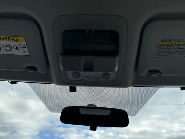 トヨタ ヴォクシー ZS 千葉県 2015(平27)年 6.7万km ブラック 純正ナビ/(AM/FM/BT/CD)/フルセグTV/バックカメラ/両側パワースライド/横滑り防止装置/ビルトインETC/プッシュスタート/スペアキー×1/LEDオートライト/純正16インチアルミホイール