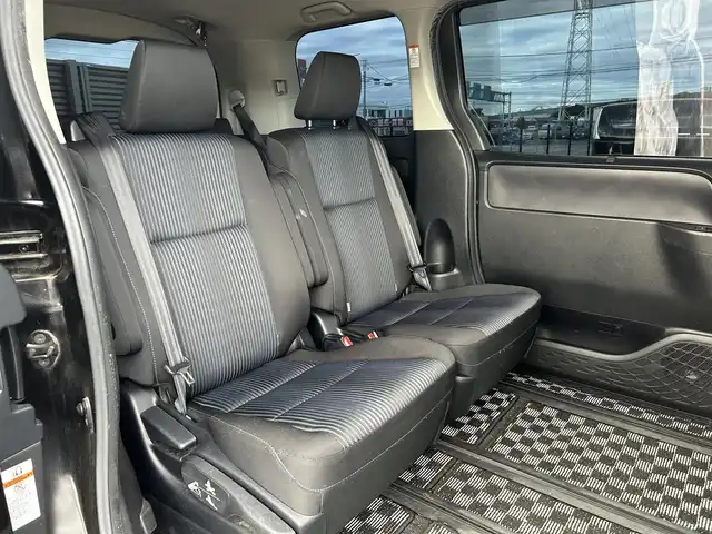 トヨタ ヴォクシー ZS 千葉県 2015(平27)年 6.7万km ブラック 純正ナビ/(AM/FM/BT/CD)/フルセグTV/バックカメラ/両側パワースライド/横滑り防止装置/ビルトインETC/プッシュスタート/スペアキー×1/LEDオートライト/純正16インチアルミホイール