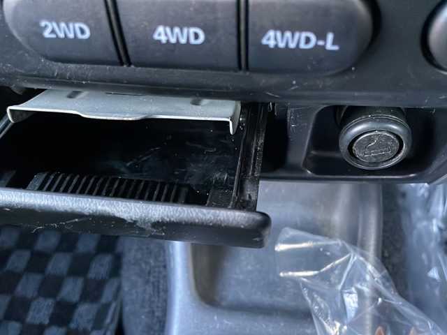 スズキ ジムニー XG 道東・釧路十勝 2016(平28)年 9.3万km ノクターンブルーパール 4WD/社外オーディオ/AM/FM　/ＣＤ再生/横滑り防止装置　/リモコンキー　/純正１６インチアルミホイール　/社外フロアマット