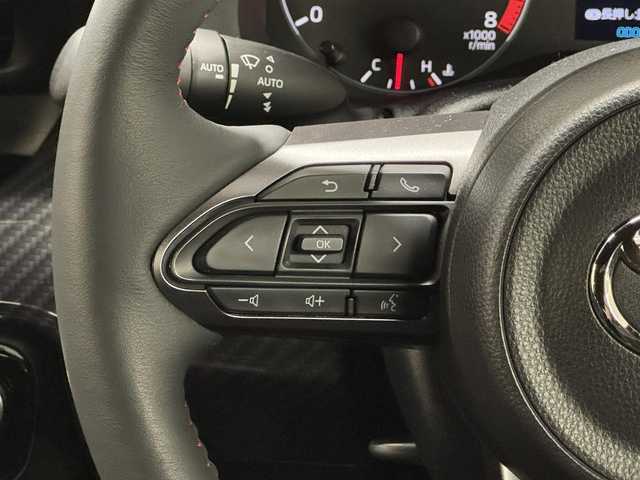 トヨタ ＧＲヤリス RZ ハイパフォーマンス 三重県 2020(令2)年 3万km スーパーホワイトⅡ プレミアムガソリン・ターボ/4WD/6F（iMT：オートブリッピング機能付）/純正 8インチディスプレイオーディオ＋ナビ/（AM/FM/USB/iPod/Bluetooth/Miracast/CarPlay/AndroidAuto）/バックガイドモニター/JBLプレミアムサウンドシステム/ビルトイン ETC2.0/【OP】予防安全パッケージ*1/●【OP】Toyota Safety Sense/-プリクラッシュセーフティ/●レーントレーシングアシスト/●レーダークルコン/●オートハイビーム/●ロードサインアシスト/・パーキングサポートブレーキ（前後静止物・後方接近車両）/・先行車発進告知機能/・セカンダリーコリジョンブレーキ/・ブラインドスポットモニター/・トラクションコントロール/装備/・【OP】カラーヘッドアップディスプレイ*1/・【OP】オートワイパー（雨滴感知式）*1/・【OP】シートヒーター*2/・【OP】ステアリングヒーター*2/・左右独立オートエアコン/・ステアリングスイッチ/・3灯式LEDヘッドランプ＆LEDフロントフォグライト/・オートワイパー（雨滴感知式）*1/・冷却スプレー機能付空冷インタークーラー/・スマートキーx2/・保/取/ナビ取/*1.*2はそれぞれセットでメーカーOP