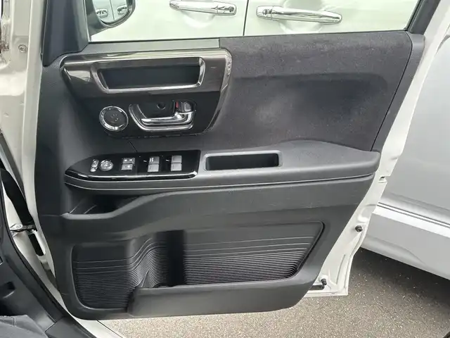 ホンダ Ｎ ＢＯＸ カスタム G L ホンダセンシング 東京都 2019(平31)年 4万km プラチナホワイトパール 純正ナビ/フルセグ/バックカメラ/ビルトインETC/パワースライドドア/衝突軽減ブレーキ/レーンキープアシスト/レーダークルーズコントロール/コーナーセンサー/LEDヘッドライト/スマートキー