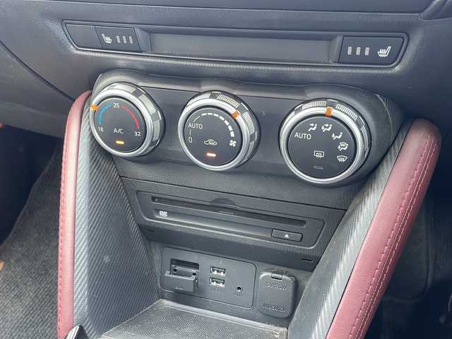 マツダ ＣＸ－３ XD ツーリング 新潟県 2015(平27)年 4.3万km チタニウムフラッシュマイカ ４WD/純正SDナビ/(BT/CD/DVD/フルセグTV)/セーフティクルーズパッケージ/ハーフレザーシート/バックカメラ/LEDヘッドライト/スマートキー/ビルトインETC/前後ドライブレコーダー/前席シートヒーター/ブラインドスポットモニター/ヘッドアップディスプレイ/ルーフキャリア/パドルシフト/横滑り防止機能/純正18インチアルミホイール/カーテンエアバック/保証書/スペアキー