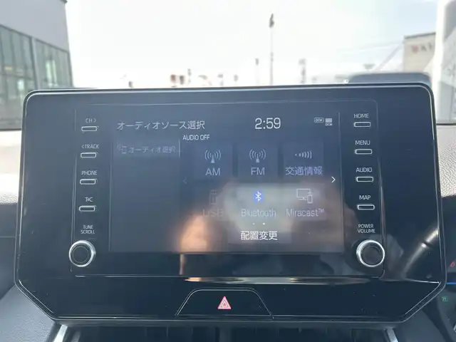 トヨタ ハリアー ハイブリッド G 岡山県 2021(令3)年 7.7万km プレシャスブラックパール 登録時走行距離76314km/純正8インチナビ(AM.FM.BT)/バックカメラ/ETC/ドライブレコーダー/クリアランスソナー/衝突軽減ブレーキ/レーダークルーズコントロール/レーンキープアシスト/電動リアゲート/オートマチックハイビーム/アイドリングストップ/フルフラットシート/18インチ純正AW/純正フロアマット/MTモード付AT/社外AW(スタッドレス)あり