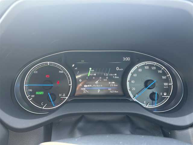 トヨタ ハリアー ハイブリッド G 岡山県 2021(令3)年 7.7万km プレシャスブラックパール 登録時走行距離76314km/純正8インチナビ(AM.FM.BT)/バックカメラ/ETC/ドライブレコーダー/クリアランスソナー/衝突軽減ブレーキ/レーダークルーズコントロール/レーンキープアシスト/電動リアゲート/オートマチックハイビーム/アイドリングストップ/フルフラットシート/18インチ純正AW/純正フロアマット/MTモード付AT/社外AW(スタッドレス)あり
