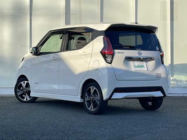 日産 デイズ HWS G ターボ プロパイロットED 福岡県 2023(令5)年 1.2万km ホワイトパール ディーラー9インチナビ/　（AM/FM/SD/Bluetooth/HDMI/フルセグ/交通情報/レコーダーリンク）/全方位カメラ/ドライブレコーダー　（前後）/ＥＴＣ2.0/クルーズコントロール　（追従走行有）/横滑り防止装置/コーナーセンサー/レーンキープアシスト/盗難防止装置/衝突軽減システム/オートホールド/アイドリングストップ/プッシュスタート/オートライト/電格ミラー/純正マット/純正ホイール