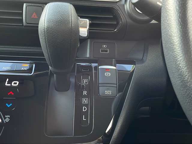 日産 デイズ HWS G ターボ プロパイロットED 福岡県 2023(令5)年 1.2万km ホワイトパール ディーラー9インチナビ/　（AM/FM/SD/Bluetooth/HDMI/フルセグ/交通情報/レコーダーリンク）/全方位カメラ/ドライブレコーダー　（前後）/ＥＴＣ2.0/クルーズコントロール　（追従走行有）/横滑り防止装置/コーナーセンサー/レーンキープアシスト/盗難防止装置/衝突軽減システム/オートホールド/アイドリングストップ/プッシュスタート/オートライト/電格ミラー/純正マット/純正ホイール