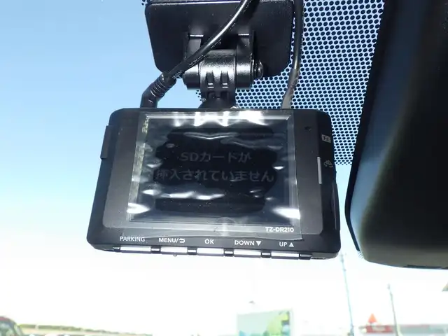 トヨタ プリウス U 千葉県 2023(令5)年 4.2万km グレー Toyota Safety Sense/・プリクラッシュセーフティ/・レーンディパーチャーアラート/・オートハイビーム/・レーダークルーズコントロール/・ブラインドスポットモニター/ディスプレイオーディオ/純正地デジTV/【Bluetooth接続】/バックカメラ/革巻きステアリング/ステアリングスイッチ/ステアリングヒーター/ETC（2.0）/LEDヘッドライト/ウインカーミラー/クリアランスソナー/純正17インチアルミホイル/サイド/カーテンエアバッグ/スマートキー