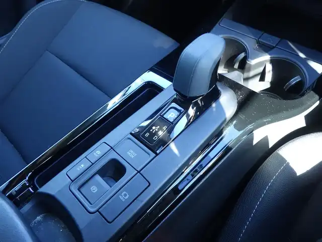 トヨタ プリウス U 千葉県 2023(令5)年 4.2万km グレー Toyota Safety Sense/・プリクラッシュセーフティ/・レーンディパーチャーアラート/・オートハイビーム/・レーダークルーズコントロール/・ブラインドスポットモニター/ディスプレイオーディオ/純正地デジTV/【Bluetooth接続】/バックカメラ/革巻きステアリング/ステアリングスイッチ/ステアリングヒーター/ETC（2.0）/LEDヘッドライト/ウインカーミラー/クリアランスソナー/純正17インチアルミホイル/サイド/カーテンエアバッグ/スマートキー