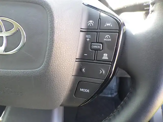 トヨタ プリウス U 千葉県 2023(令5)年 4.2万km グレー Toyota Safety Sense/・プリクラッシュセーフティ/・レーンディパーチャーアラート/・オートハイビーム/・レーダークルーズコントロール/・ブラインドスポットモニター/ディスプレイオーディオ/純正地デジTV/【Bluetooth接続】/バックカメラ/革巻きステアリング/ステアリングスイッチ/ステアリングヒーター/ETC（2.0）/LEDヘッドライト/ウインカーミラー/クリアランスソナー/純正17インチアルミホイル/サイド/カーテンエアバッグ/スマートキー