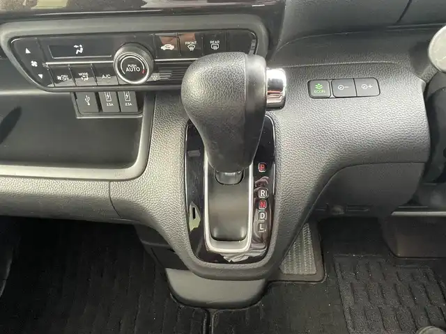 ホンダ Ｎ ＢＯＸ カスタム G L ホンダセンシング 兵庫県 2017(平29)年 6.1万km クリスタルブラックパール 純正ナビ/バックカメラ/ETC/ワンセグTV/衝突軽減ブレーキ/クルーズコントロール/オートライト/LEDヘッドライト/フォグランプ/純正フロアマット/片側パワースライドドア/USB/BT/ドアバイザー