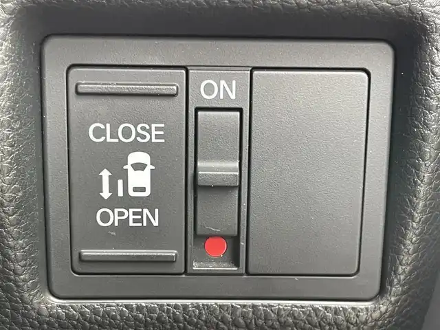 ホンダ Ｎ ＢＯＸ カスタム G L ホンダセンシング 兵庫県 2017(平29)年 6.1万km クリスタルブラックパール 純正ナビ/バックカメラ/ETC/ワンセグTV/衝突軽減ブレーキ/クルーズコントロール/オートライト/LEDヘッドライト/フォグランプ/純正フロアマット/片側パワースライドドア/USB/BT/ドアバイザー