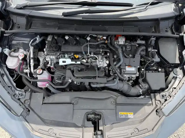 トヨタ プリウス Z 愛知県 2023(令5)年 4.5万km グレー 純正12.3型ディスプレイオーディオ/　(コネクティッドナビ対応)/フルセグTV/パワーバックドア/パノラミックビューモニター/ビルトインETC2.0/レーダークルーズコントロール/クリアランスソナー/セーフティセンス/・プリクラッシュセーフティ/・フロントクロストラフィックアラート/・レーントレーシングアシスト/・ロードサインアシスト/・ドライバー異常時対応システム/・発進遅れ告知機能/・レーンチェンジアシスト/・レーンディパーチャーアラート/・オートマチックハイビーム/ブラインドスポットモニター/トヨタチームメイト/パーキングサポートブレーキ/LEDヘッドランプ/合皮巻きステアリング/ステアリングヒーター/合皮スポーティシート/前席シートヒーター/ベンチレーション/運転席メモリー付パワーシート/純正19インチアルミホイール/スマートエントリー/スタートシステム/禁煙車