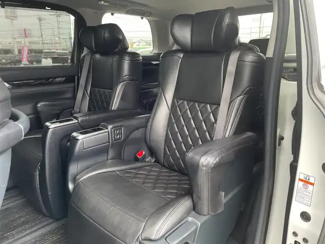 トヨタ アルファード S Cパッケージ 千葉県 2021(令3)年 3.4万km ホワイトパールクリスタルシャイン モデリスタエアロ/サンルーフ/純正9インチナビ/(フルセグTV/BT/CD/DVD/FM/AM)/バックカメラ/前後ドライブレコーダー/純正フリップダウンモニター/衝突被害軽減システム/車線逸脱警報/クルーズコントロール/レザーシート/両側パワースライドドア/横滑り防止装置/ビルトインETC2.0/アイドリングストップ/LEDヘッドライト/フォグランプ/オートライト/ウィンカーミラー/電動格納ミラー/純正18インチAW/シートヒーター/エアシート/シートリフター/ステアリングヒーター/プッシュスタート/スマートキー/フロアマット/ドアバイザー/スペアキー/取扱説明書/保証書