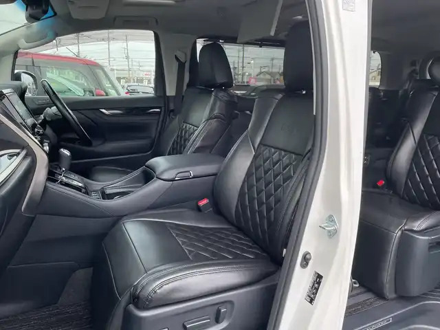 トヨタ アルファード S Cパッケージ 千葉県 2021(令3)年 3.4万km ホワイトパールクリスタルシャイン モデリスタエアロ/サンルーフ/純正9インチナビ/(フルセグTV/BT/CD/DVD/FM/AM)/バックカメラ/前後ドライブレコーダー/純正フリップダウンモニター/衝突被害軽減システム/車線逸脱警報/クルーズコントロール/レザーシート/両側パワースライドドア/横滑り防止装置/ビルトインETC2.0/アイドリングストップ/LEDヘッドライト/フォグランプ/オートライト/ウィンカーミラー/電動格納ミラー/純正18インチAW/シートヒーター/エアシート/シートリフター/ステアリングヒーター/プッシュスタート/スマートキー/フロアマット/ドアバイザー/スペアキー/取扱説明書/保証書