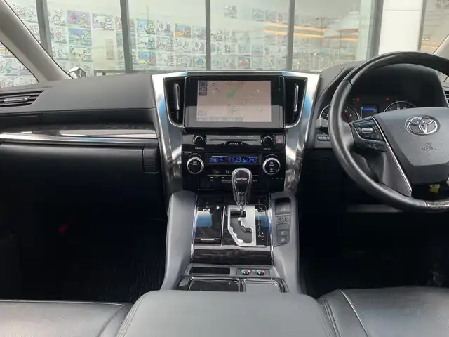 トヨタ アルファード S Cパッケージ 千葉県 2021(令3)年 3.4万km ホワイトパールクリスタルシャイン モデリスタエアロ/サンルーフ/純正9インチナビ/(フルセグTV/BT/CD/DVD/FM/AM)/バックカメラ/前後ドライブレコーダー/純正フリップダウンモニター/衝突被害軽減システム/車線逸脱警報/クルーズコントロール/レザーシート/両側パワースライドドア/横滑り防止装置/ビルトインETC2.0/アイドリングストップ/LEDヘッドライト/フォグランプ/オートライト/ウィンカーミラー/電動格納ミラー/純正18インチAW/シートヒーター/エアシート/シートリフター/ステアリングヒーター/プッシュスタート/スマートキー/フロアマット/ドアバイザー/スペアキー/取扱説明書/保証書