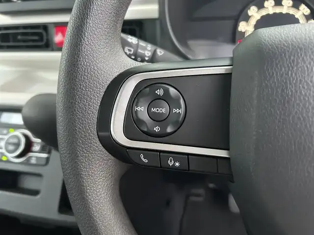 ダイハツ ムーヴ キャンバス ストライプス X 香川県 2025(令7)年 0.4万km シャイニングホワイトパール/レーザーブルークリスタルシャイン スマートアシスト/・衝突被害軽減ブレーキ機能/・前後誤発進抑制機能/・オートハイビーム/・ふらつき警報/両側パワースライドドア/前後コーナーセンサー/盗難防止装置/アイドリングストップ/ステアリングリモコン/パワーステアリング/パワーウィンドウ/プッシュスタート/スマートキー