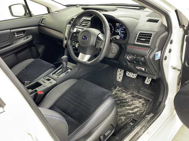 スバル レヴォーグ 2．0GT－S アイサイト 道央・札幌 2015(平27)年 5.4万km パール ・社外ナビ&CD&DVD&SD&BT/・寒冷地仕様/・バック/サイドカメラ/・アイサイトver.3/・プリクラッシュブレーキ/・追従機能付クルーズコントロール/・アクティブレーンキープ/・誤発進抑制機能/・ふらつき警報/・先行車発進お知らせ機能/・横滑り防止装置/・前席パワーシート/・ハーフレザーシート/・ビルトインETC/・パドルシフト/・純正フロアマット/・電動格納ミラー/・プッシュスタート/・オートワイパー/・ヘッドライトウォッシャー/・HIDヘッドライト/・フォグランプ/・オートライト/・オートマチックハイビーム/・スマートキー/・スペアキー/・取扱説明書