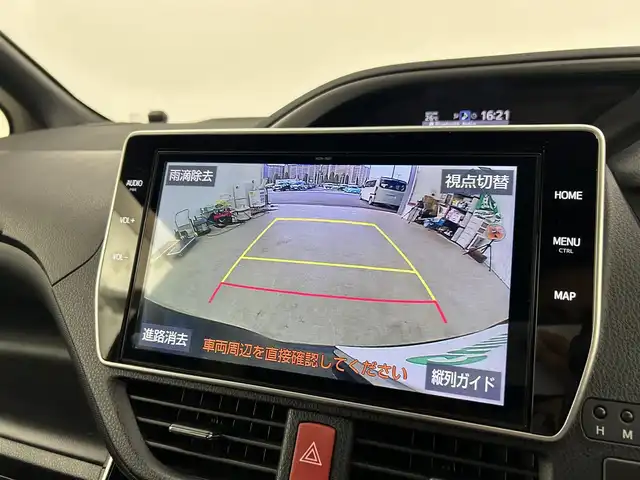 トヨタ ヴォクシー ZS 煌Ⅲ 千葉県 2020(令2)年 4万km ブラック ワンオーナー/禁煙車/両側電動ドア/トヨタセーフティセンス/・プリクラッシュセーフティブレーキ/・クリアランスソナー/・クルーズコントロール/・レーンディパーチャーアラート/純正フリップダウンモニター/純正10インチメモリナビ/・型番：NSZN－Z68T/・CD/DVD/Bluetooth/フルセグTV/・純正フリップダウンモニター/・バックカメラ/・ビルトイン2.0ETC/革巻きステアリング/・ステアリングスイッチ/MT付きAT/左右独立エアコン/純正フロアマット/純正16インチAW/純正ドアバイザー/オートライト/・オートマチックハイビーム/・LEDヘッドライト/・LEDフォグランプ