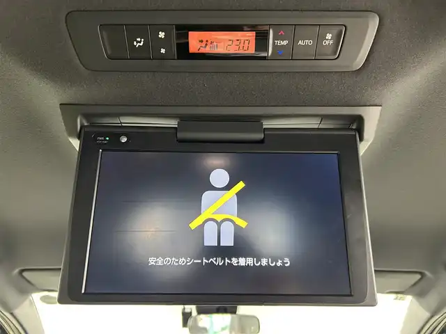 トヨタ ヴォクシー ZS 煌Ⅲ 千葉県 2020(令2)年 4万km ブラック ワンオーナー/禁煙車/両側電動ドア/トヨタセーフティセンス/・プリクラッシュセーフティブレーキ/・クリアランスソナー/・クルーズコントロール/・レーンディパーチャーアラート/純正フリップダウンモニター/純正10インチメモリナビ/・型番：NSZN－Z68T/・CD/DVD/Bluetooth/フルセグTV/・純正フリップダウンモニター/・バックカメラ/・ビルトイン2.0ETC/革巻きステアリング/・ステアリングスイッチ/MT付きAT/左右独立エアコン/純正フロアマット/純正16インチAW/純正ドアバイザー/オートライト/・オートマチックハイビーム/・LEDヘッドライト/・LEDフォグランプ
